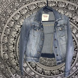 super cute jean jacket!!